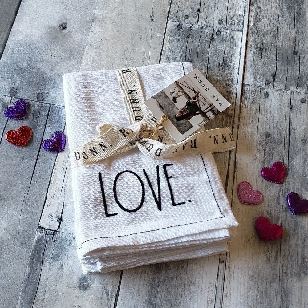 NWT - Love Embroidered Set of 4 Cloth Napkins Rae Dunn 18"x18"